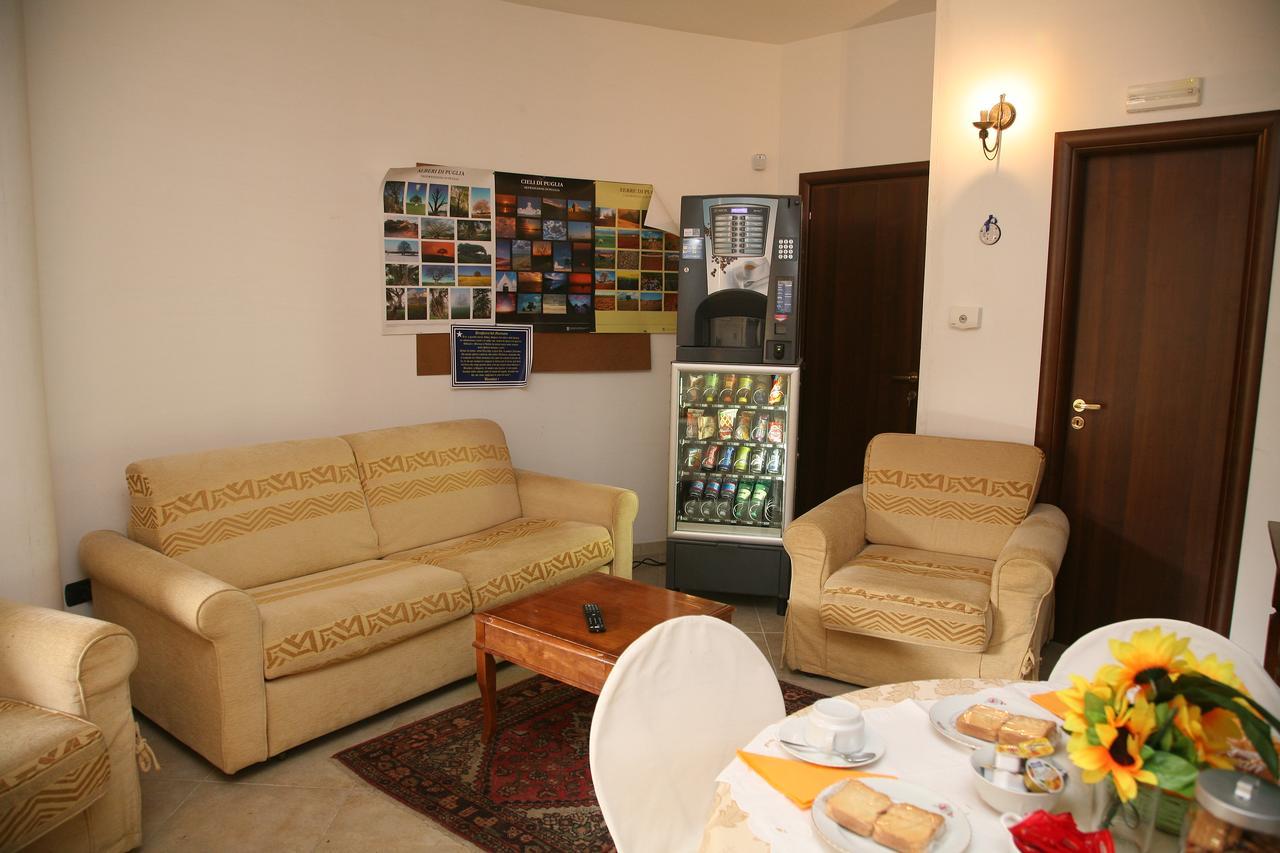 Residence Angelica Oria  Bagian luar foto